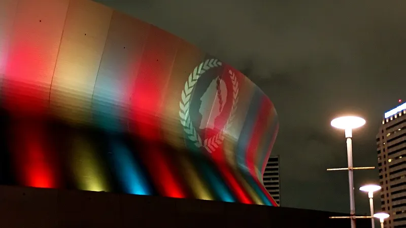 Caesars Superdome exterior view