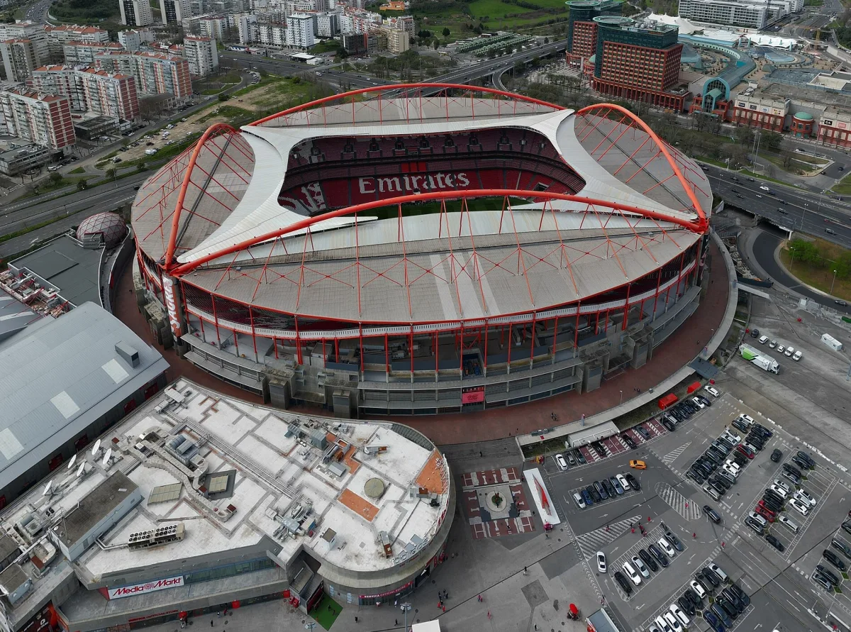 Estádio da Luz exterior view